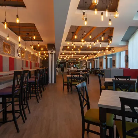 Queen Of Kop Milmari * 카파오닉